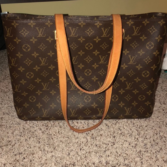 Louis Vuitton Handbags - Louis Vuitton LUCO tote Authentic 💯